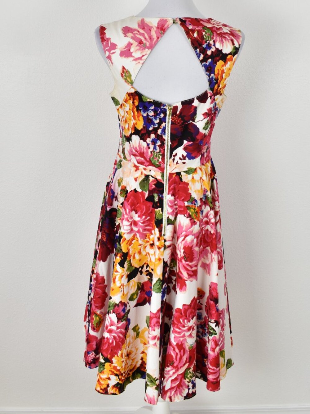 Maggy London Floral Fit and Flare Dress - 10 - Picture 7 of 10